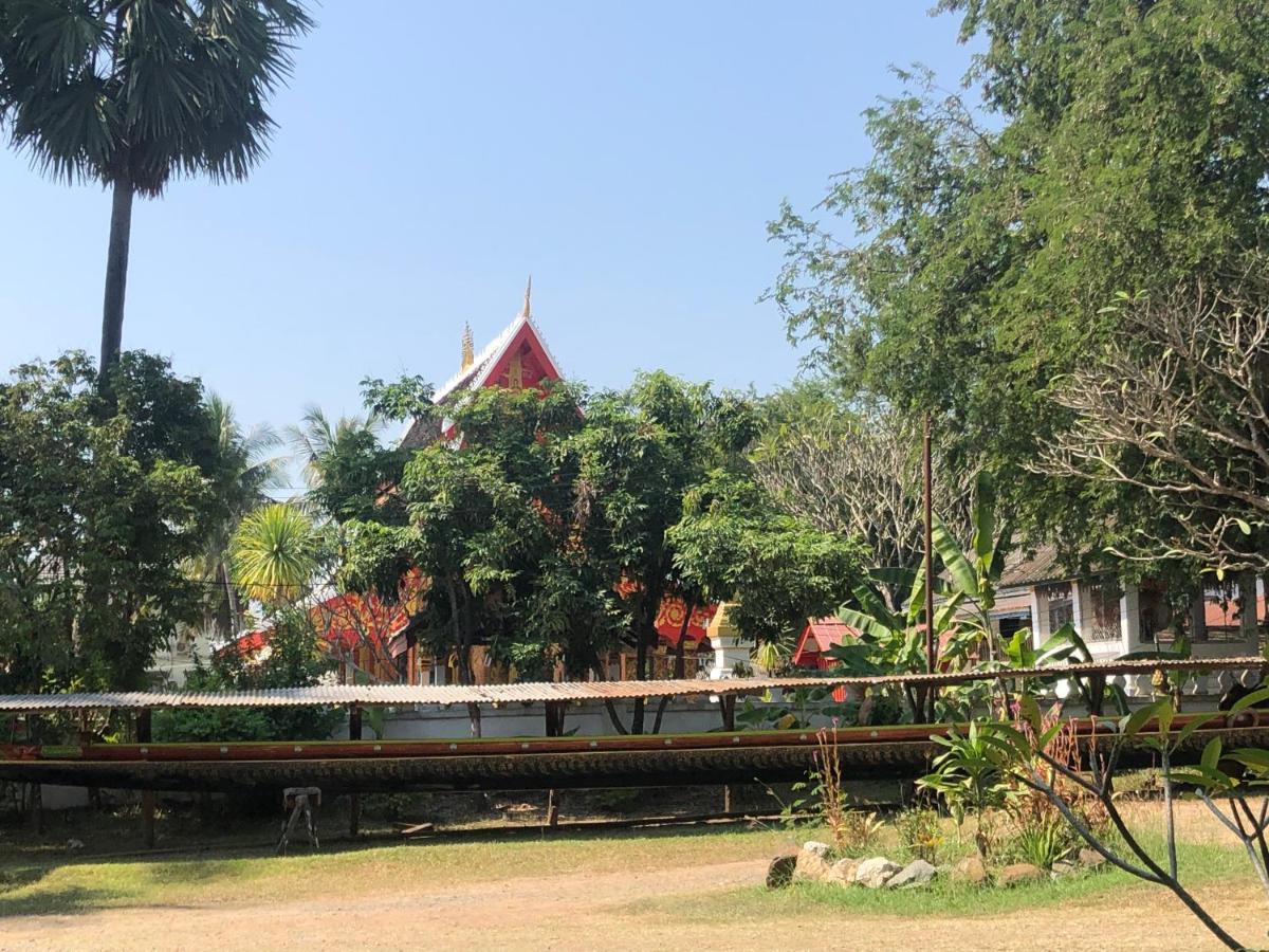 On The Mekong Resort Luang Prabang Bagian luar foto