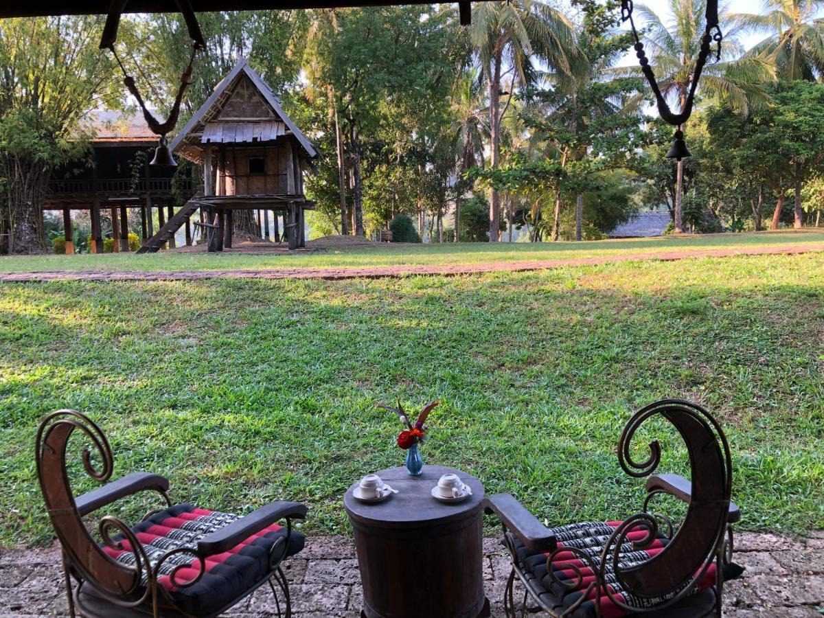 On The Mekong Resort Luang Prabang Bagian luar foto