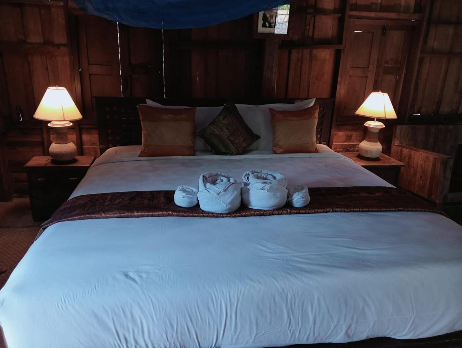 On The Mekong Resort Luang Prabang Bagian luar foto