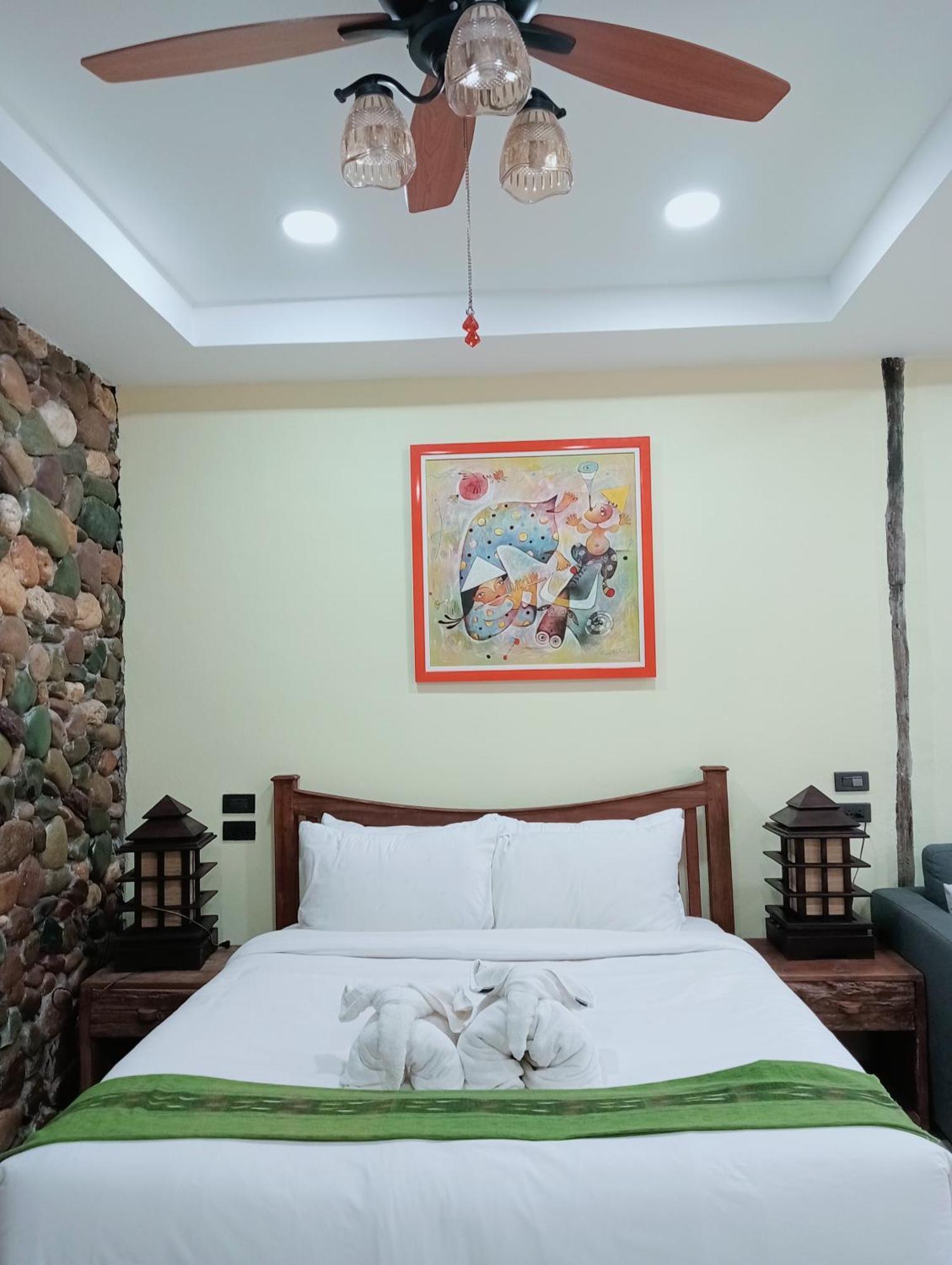 On The Mekong Resort Luang Prabang Bagian luar foto