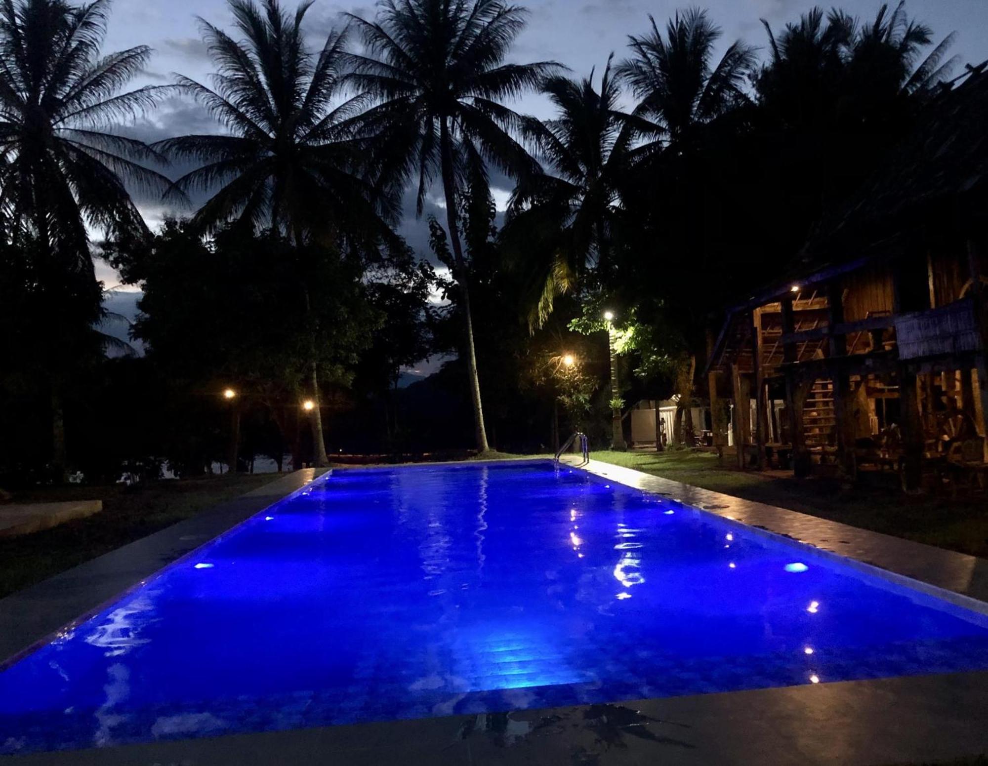 On The Mekong Resort Luang Prabang Bagian luar foto